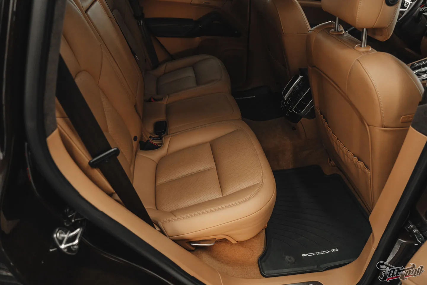 Детейлинг-услуги для Porsche Cayenne. Подготовим автомобиль к сезону?